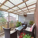 Holiday Home With 2 Bedrooms