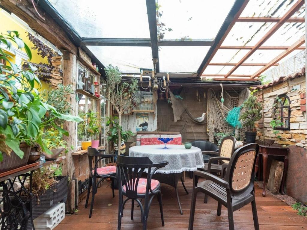 With 2 Bedrooms Ferienhaus *