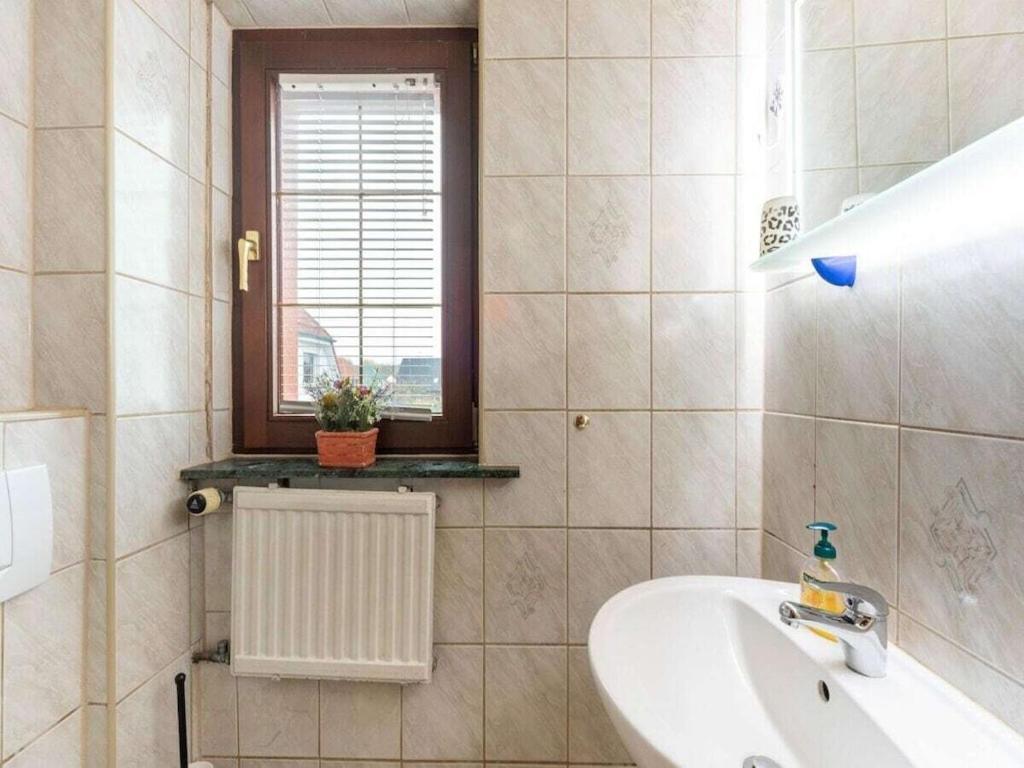With 2 Bedrooms *